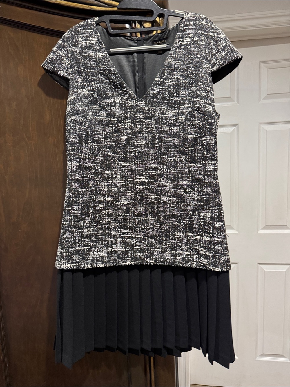 Ted Baker Black & White Tweed V-Neck Tunic with Pleated  size 5